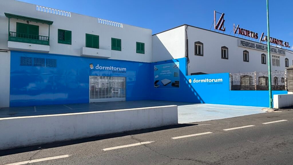 Fachada rotulada de Dormitorum Lanzarote