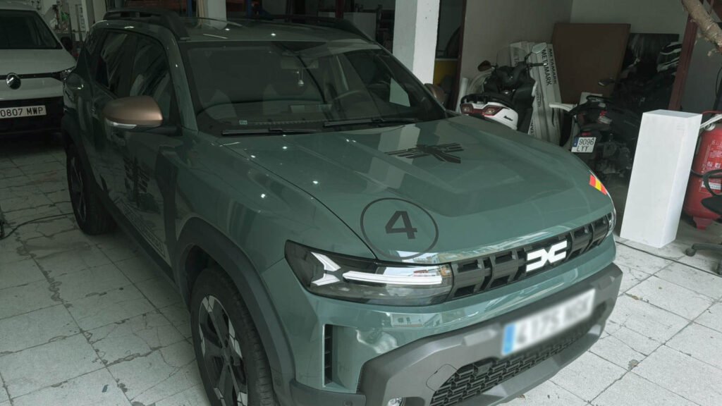 Rotulación Corporativa para Airsoft Canarias en un Dacia Bigster