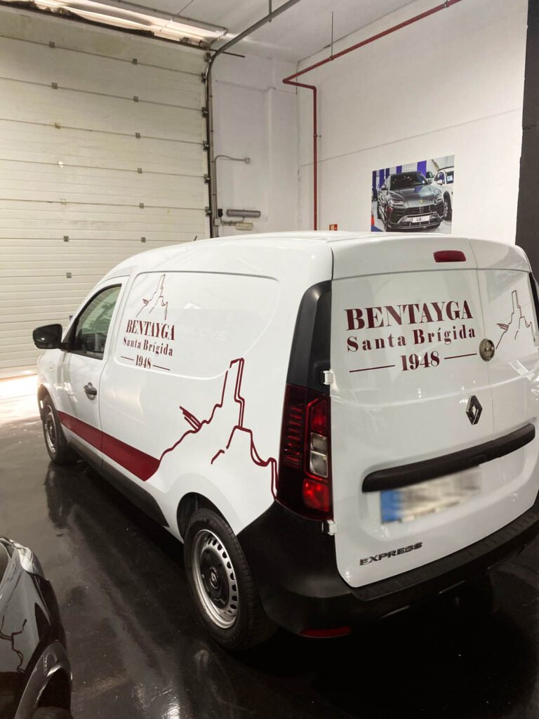 Rotulación de vehículo comercial para Restaurante Bentayga