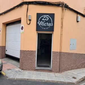 Fachada de local renovada por IMC